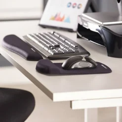 Fellowes PlushTouch Mouse Pad With Wrist Rest, Black