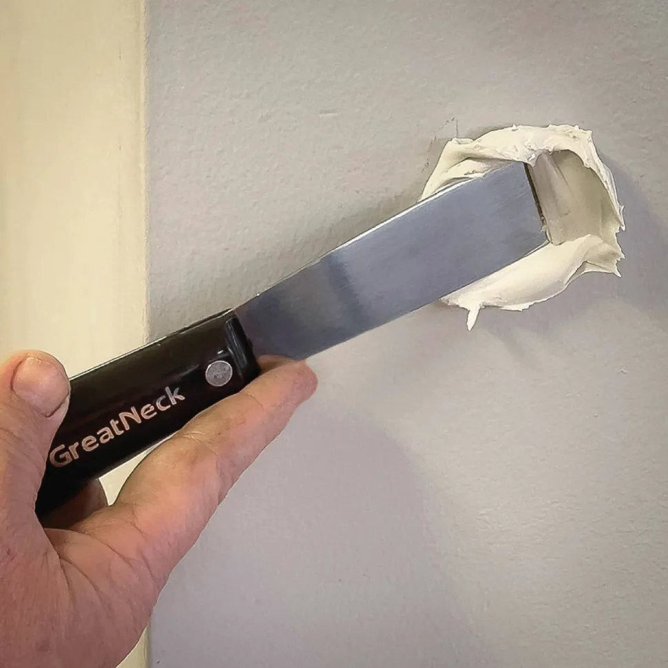 Great Neck Stiff Blade Putty Knife - 1.25" Blade - Black Plastic Handle - Durable