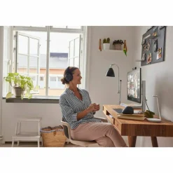 HP EliteStudio 8 AiO G1i All-in-One Computer - Intel Core Ultra 5 235 - vPro Technology - 32 GB - 512 GB SSD - 23.8