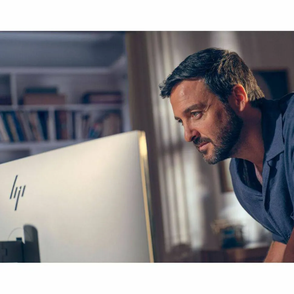 HP EliteStudio 8 AiO G1i All-in-One Computer - Intel Core Ultra 5 235 - vPro Technology - 32 GB - 512 GB SSD - 23.8" Full HD - Desktop - Pike Silver