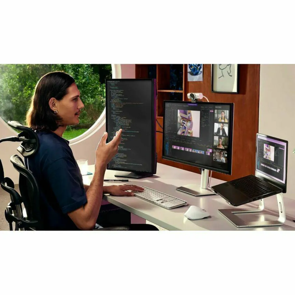 Logitech MX Brio Ultra HD 4K Collaboration and Streaming Webcam, 1080p at 60 FPS, Dual Noise Reducing Mics, Show Mode, USB-C, Webcam Cover, Works with Microsoft Teams, Zoom, Google Meet, Pale Gray