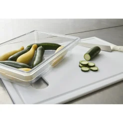 Rubbermaid Commercial Food/Tote Boxes, 5 gal, 26 x 18 x 3.5, Clear, Plastic