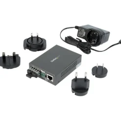 StarTech.com Fiber Media Converter - 1000Base-SX - Multimode 550m - SC Fiber to Ethernet Converter - Fiber to Copper Converter - MCMGBSCMM055