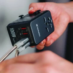 Verbatim UTA-06 Gan III Universal Travel Adapter, (2) USB-A/(2) USB-C/Quick Charge 4+